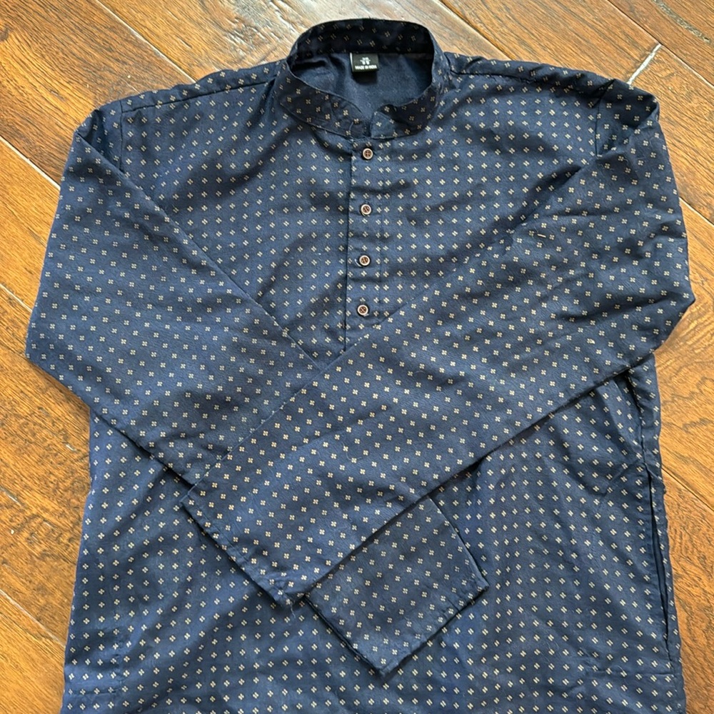 Men’s Kurta shirt (no pants) size 38 (95) blue with gold accents